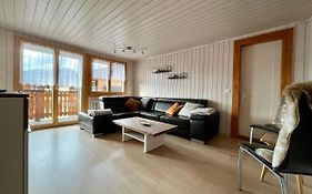 Chalet Diana - Spacious Flat - Village Core - South Facing - Ski-In/Ski-Out